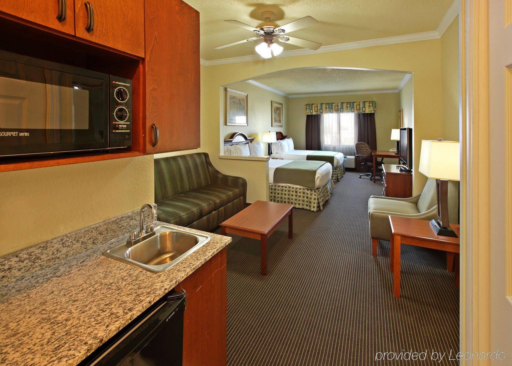 Holiday Inn Express Hotel & Suites Greenville By Ihg Ngoại thất bức ảnh