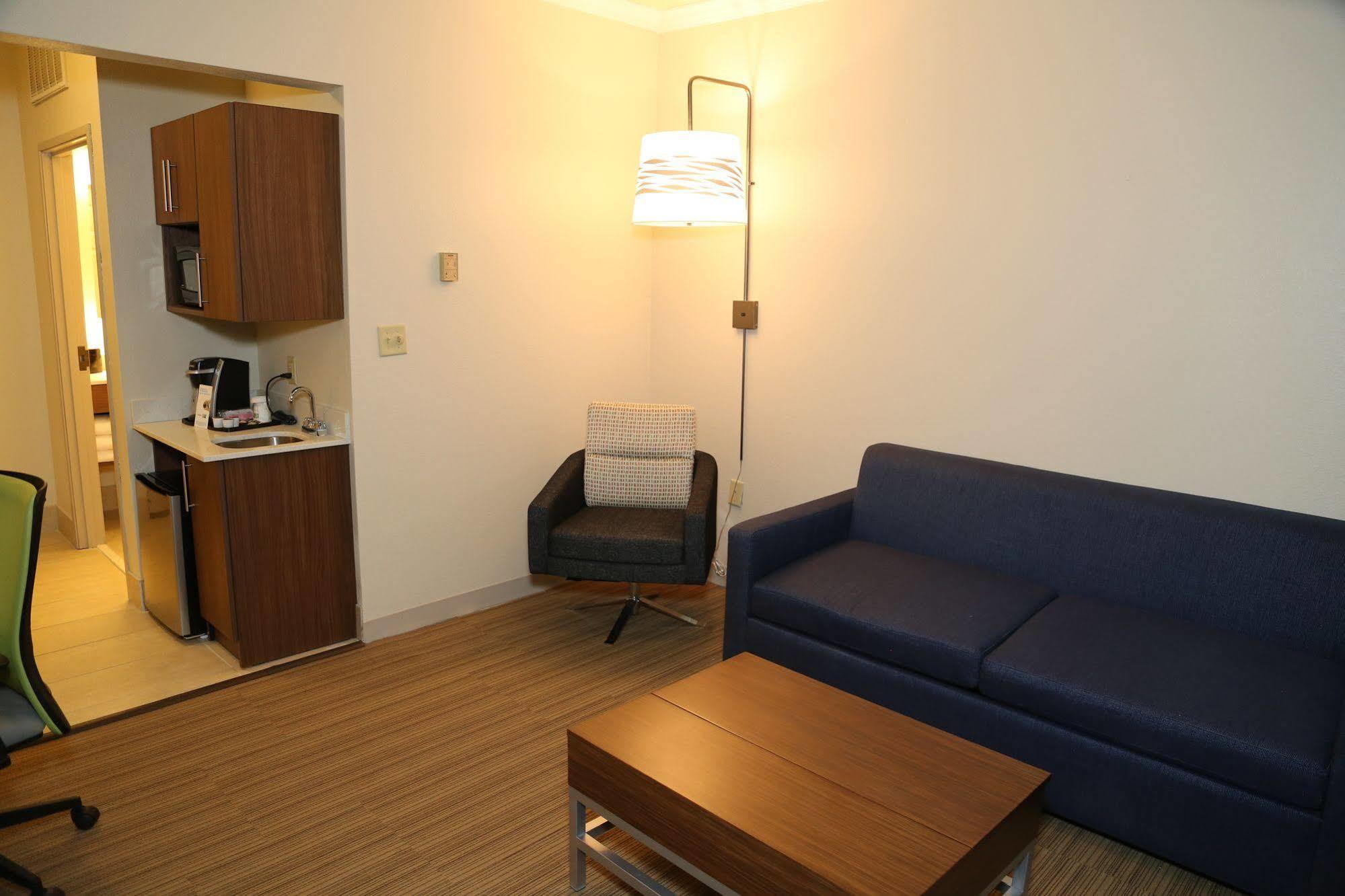 Holiday Inn Express Hotel & Suites Greenville By Ihg Ngoại thất bức ảnh