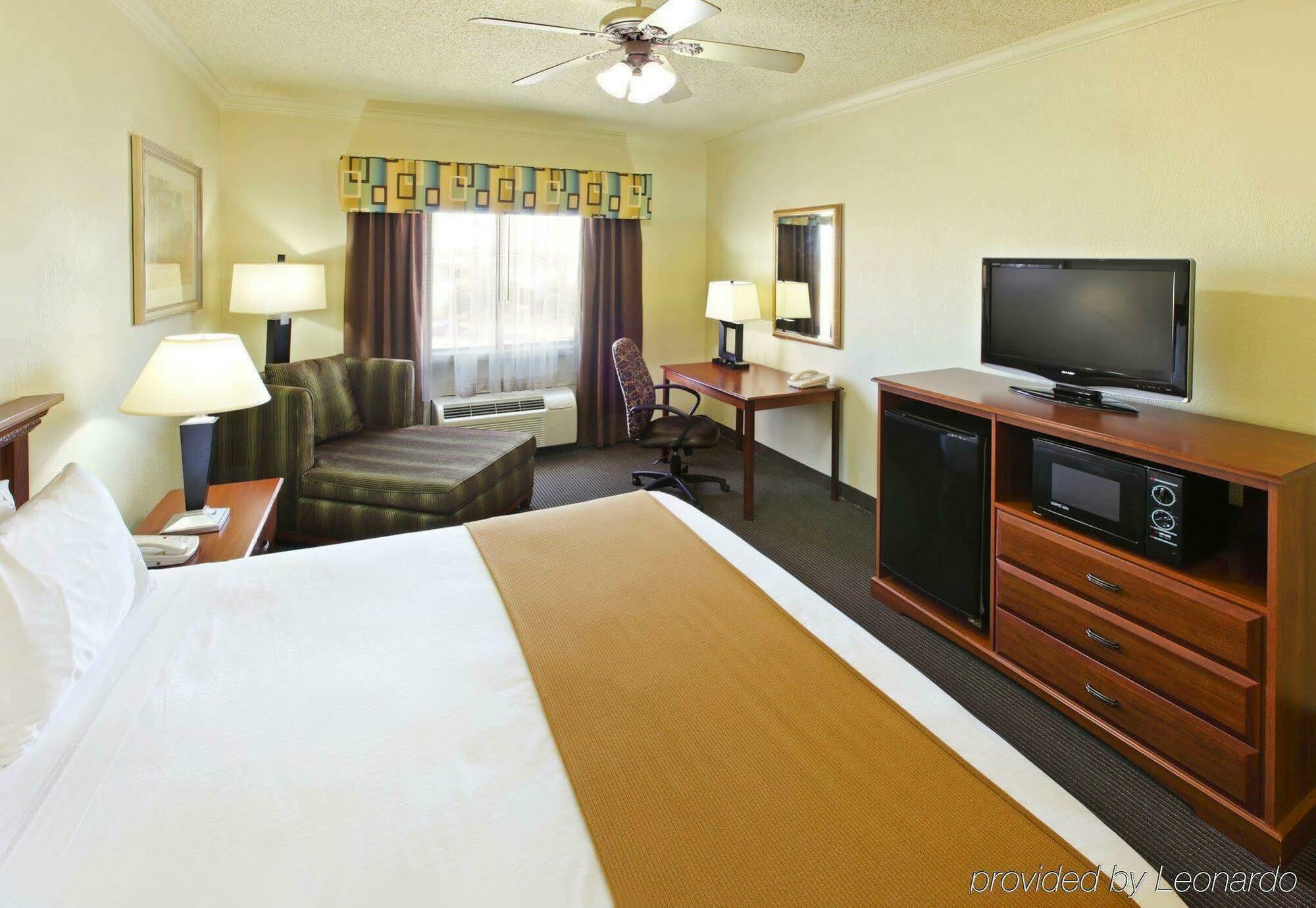 Holiday Inn Express Hotel & Suites Greenville By Ihg Ngoại thất bức ảnh